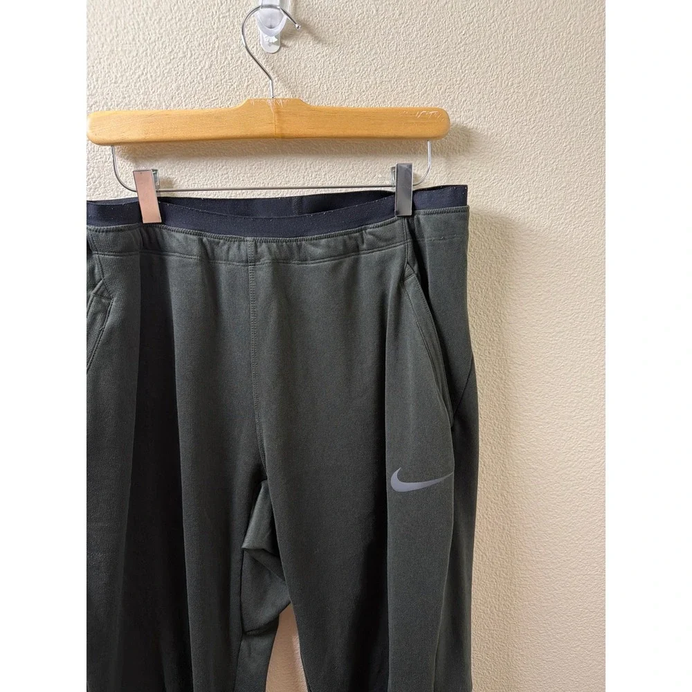 Men's Nike Pro Joggers Size Large